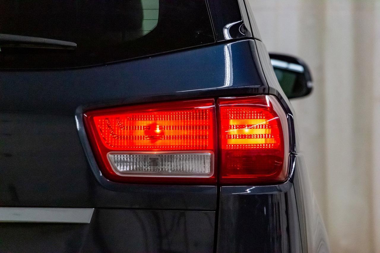 2017 Kia Sedona LX BCam Red Deer AB