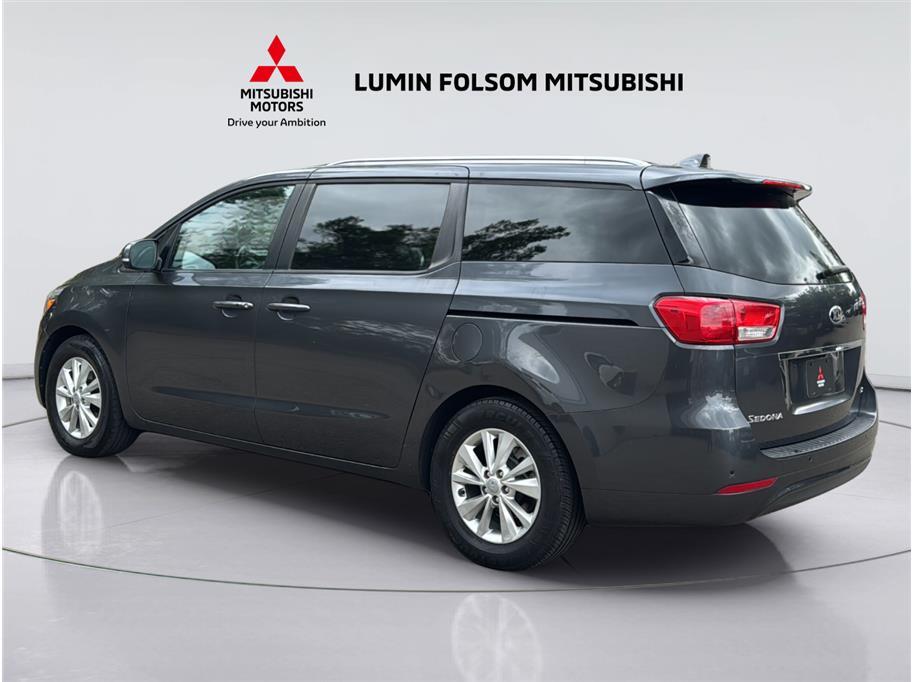 2017 Kia Sedona LX Minivan 4D