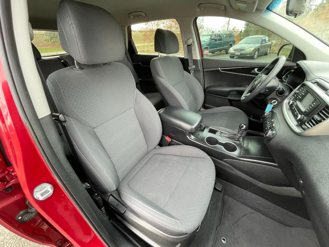 2017 Kia Sorento 2.4L LX Hayden ID