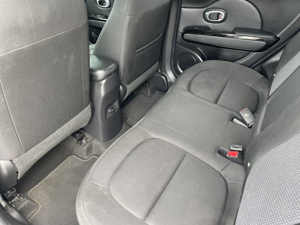 2017 Kia Soul +~AUDIO PACKAGE~BLUETOOTH~CRASH SENSORS~DRIVER ASSISTANCE PACKAGE~PREMIUM SOUND SYSTEM~PUSH-BUTTON START Sarasota FL