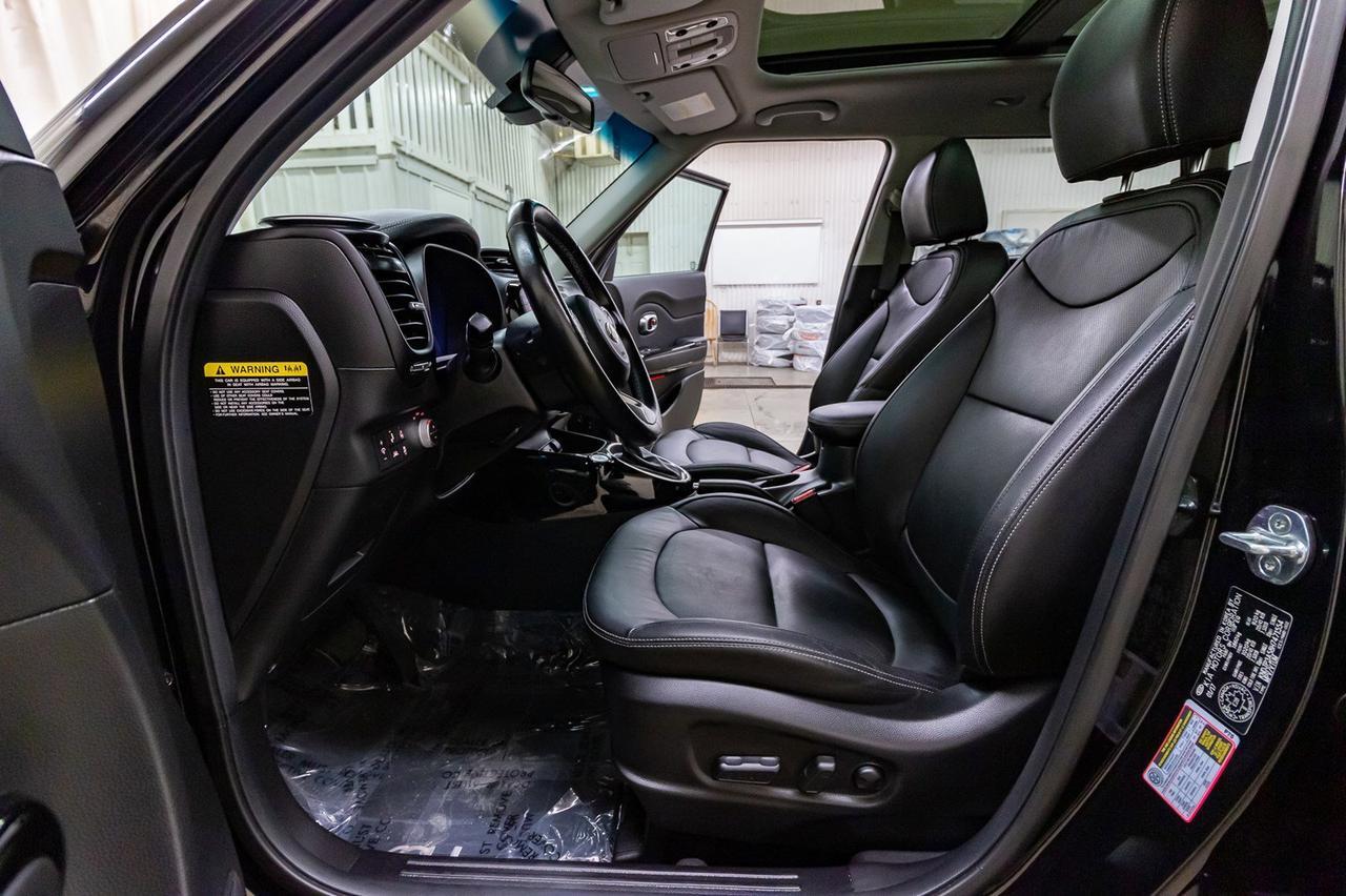 2017 Kia Soul EX + Leather Roof Nav Red Deer AB