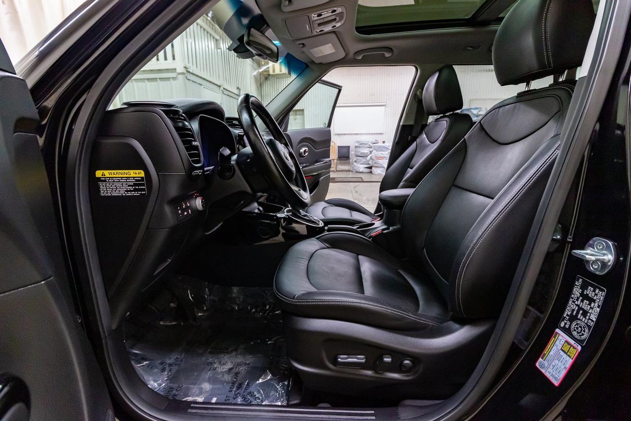 2017 Kia Soul EX + Leather Roof Nav Red Deer AB