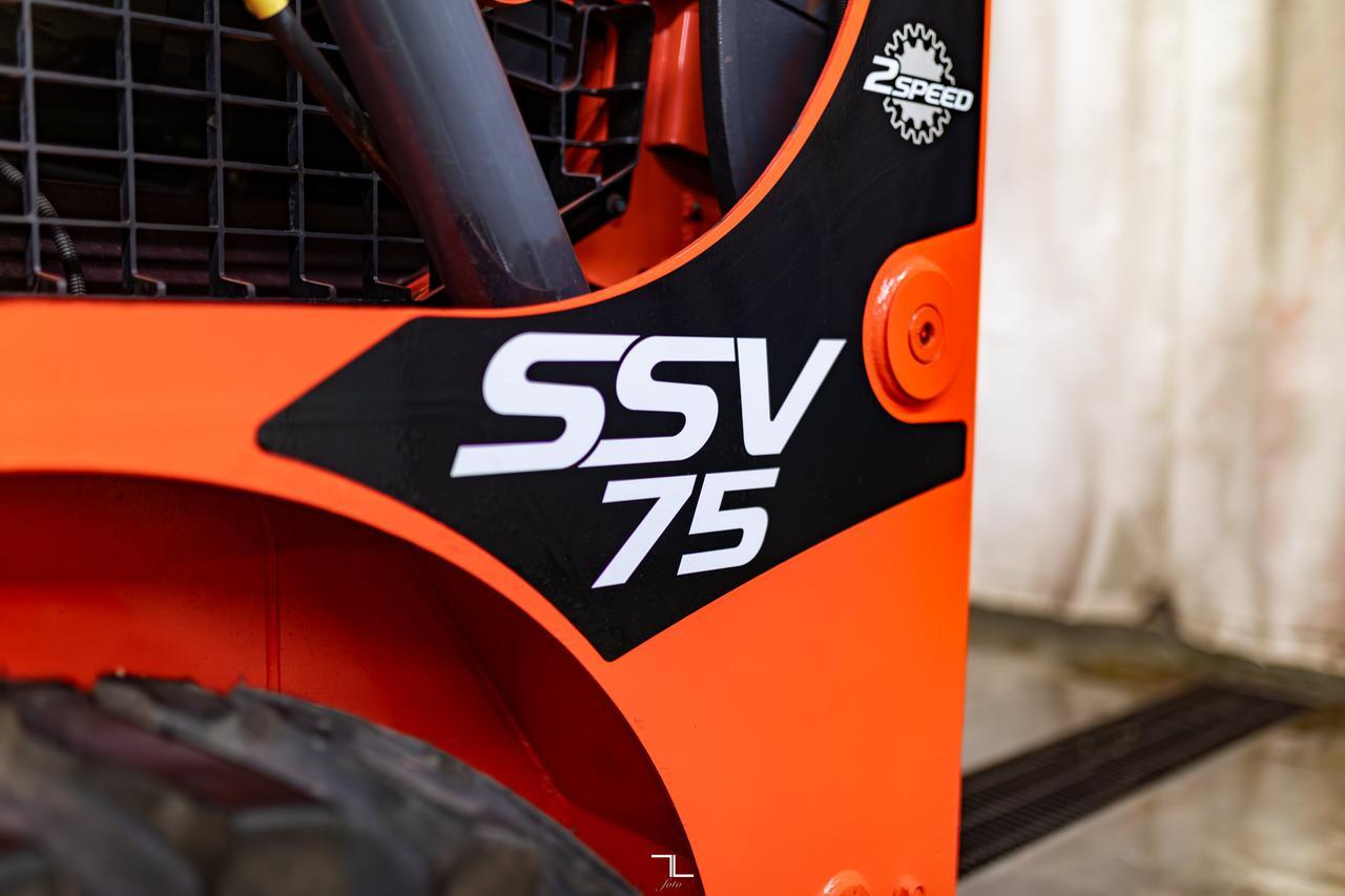 2017 Kubota SSV75 Skid Steer Loader Bucket Diesel Red Deer AB