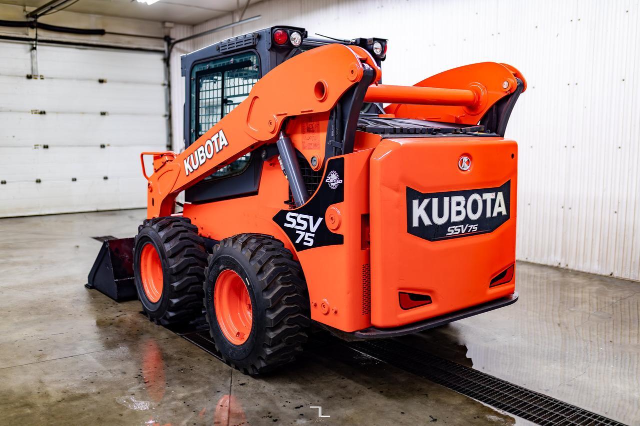 2017 Kubota SSV75 Skid Steer Loader Bucket Diesel Red Deer AB