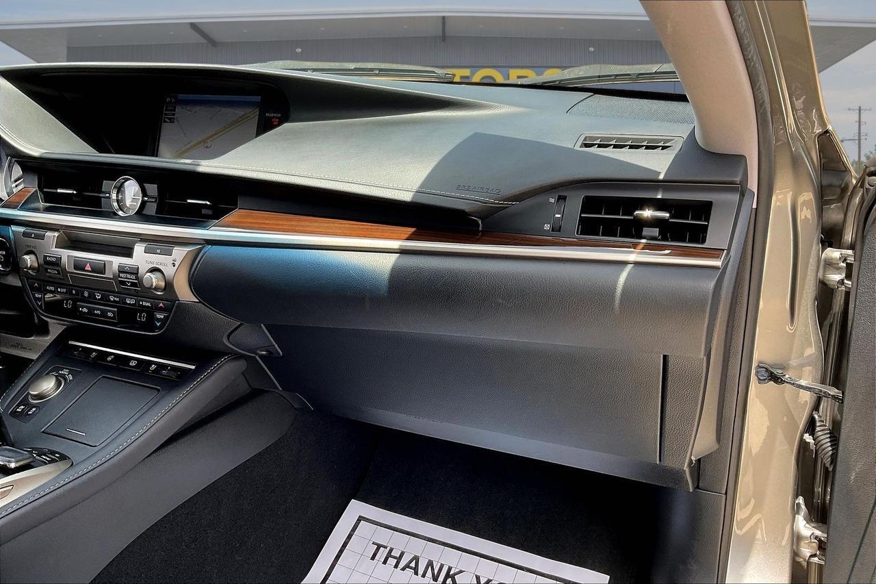2017 LEXUS ES 300H Houston TX