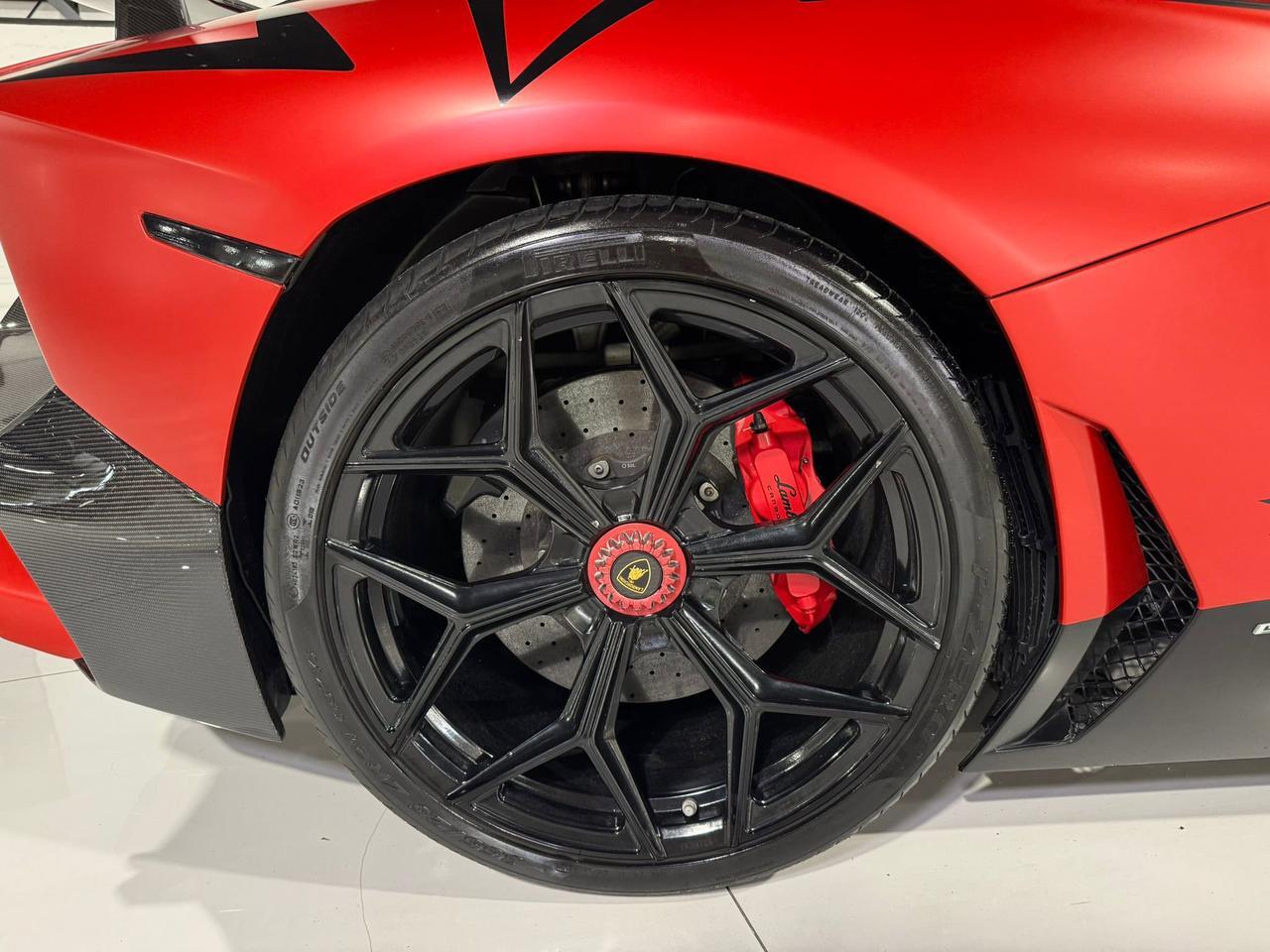 2017 Lamborghini Aventador S SV TRIBUTE!! carbon roof scoop, SVJ centerlock wheels, rear-wheel steering, carbon galore & MORE!! Fort Lauderdale FL