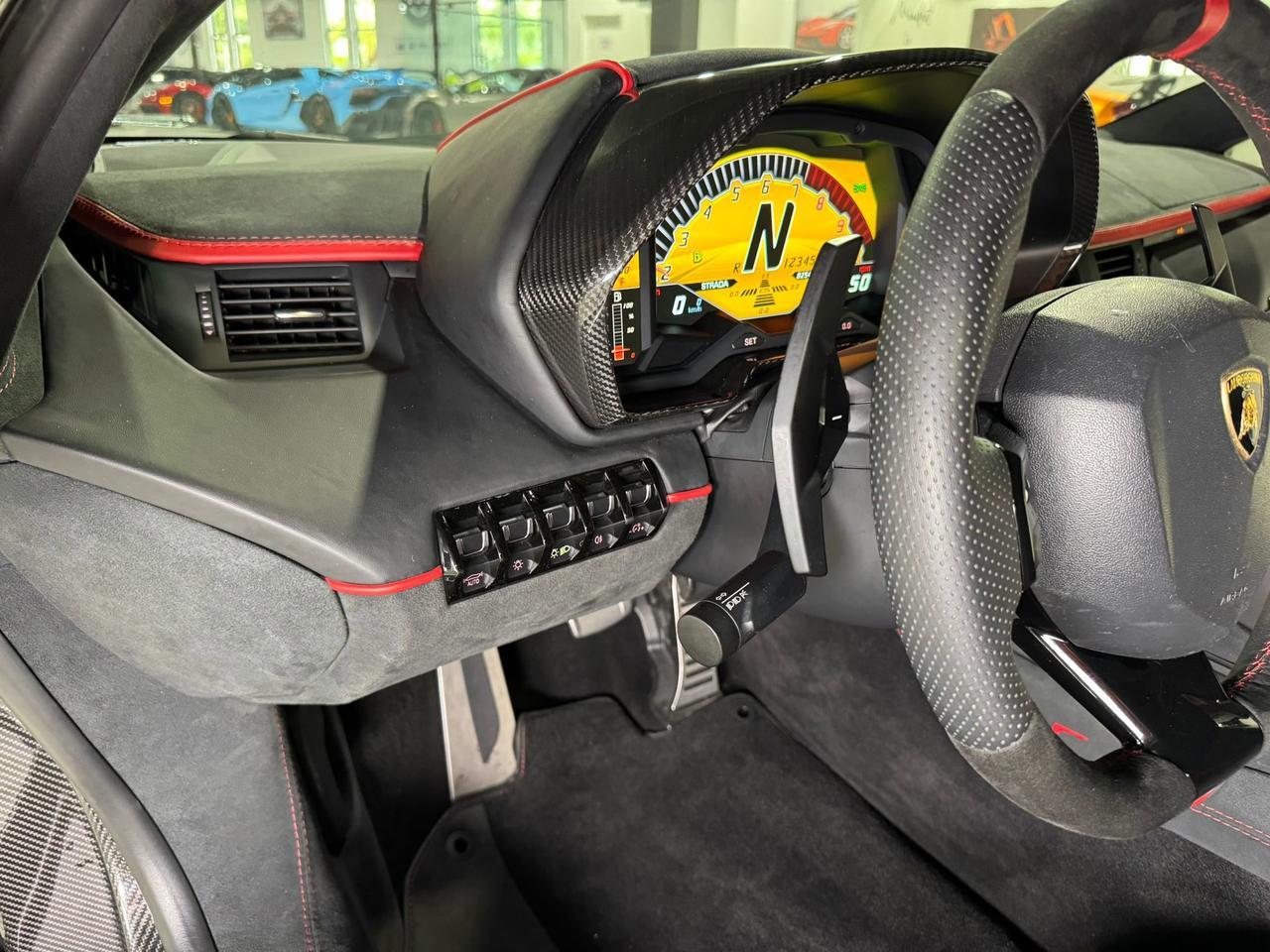 2017 Lamborghini Aventador S SV TRIBUTE!! carbon roof scoop, SVJ centerlock wheels, rear-wheel steering, carbon galore & MORE!! Fort Lauderdale FL