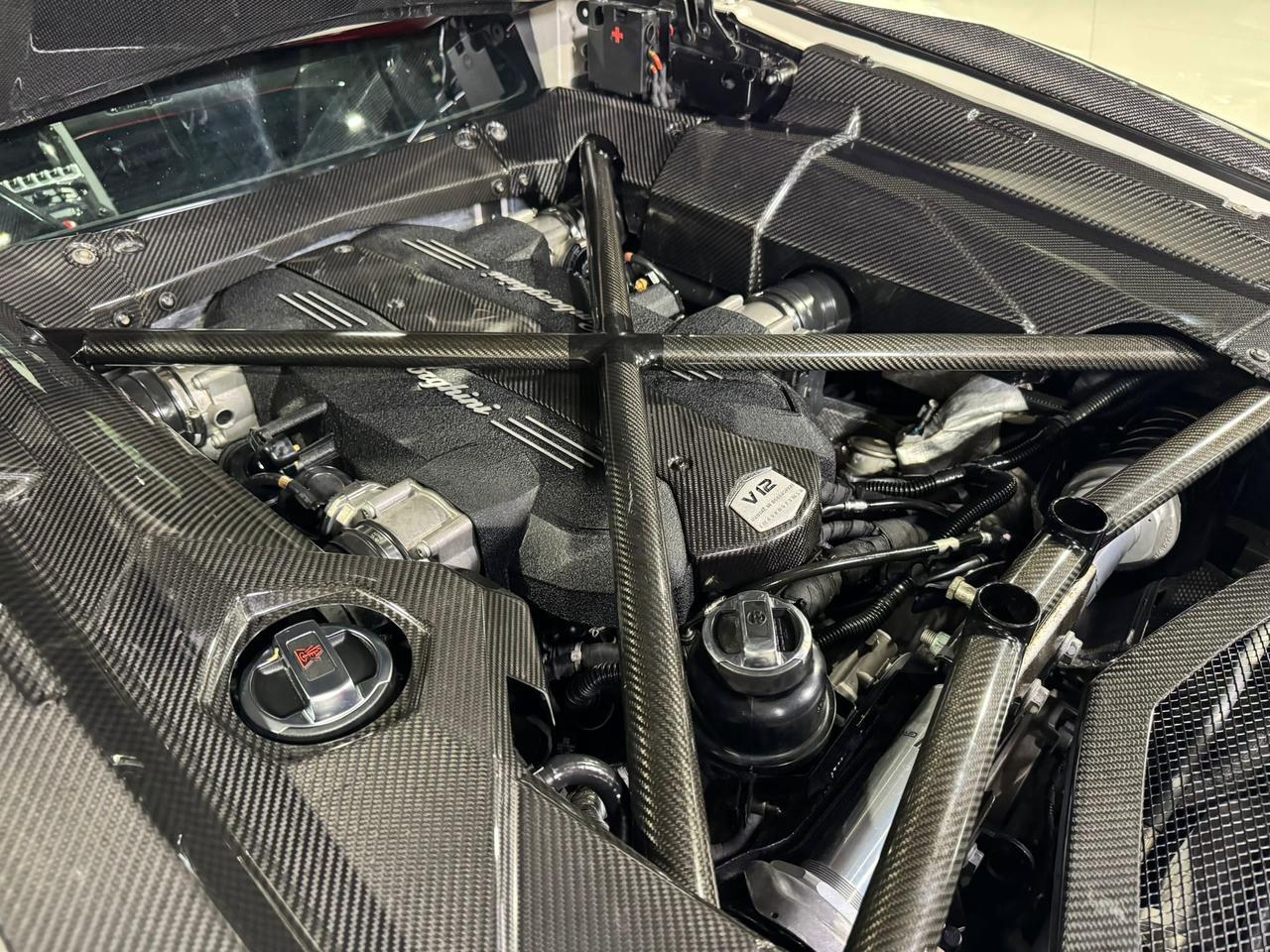 2017 Lamborghini Aventador S SV TRIBUTE!! carbon roof scoop, SVJ centerlock wheels, rear-wheel steering, carbon galore & MORE!! Fort Lauderdale FL