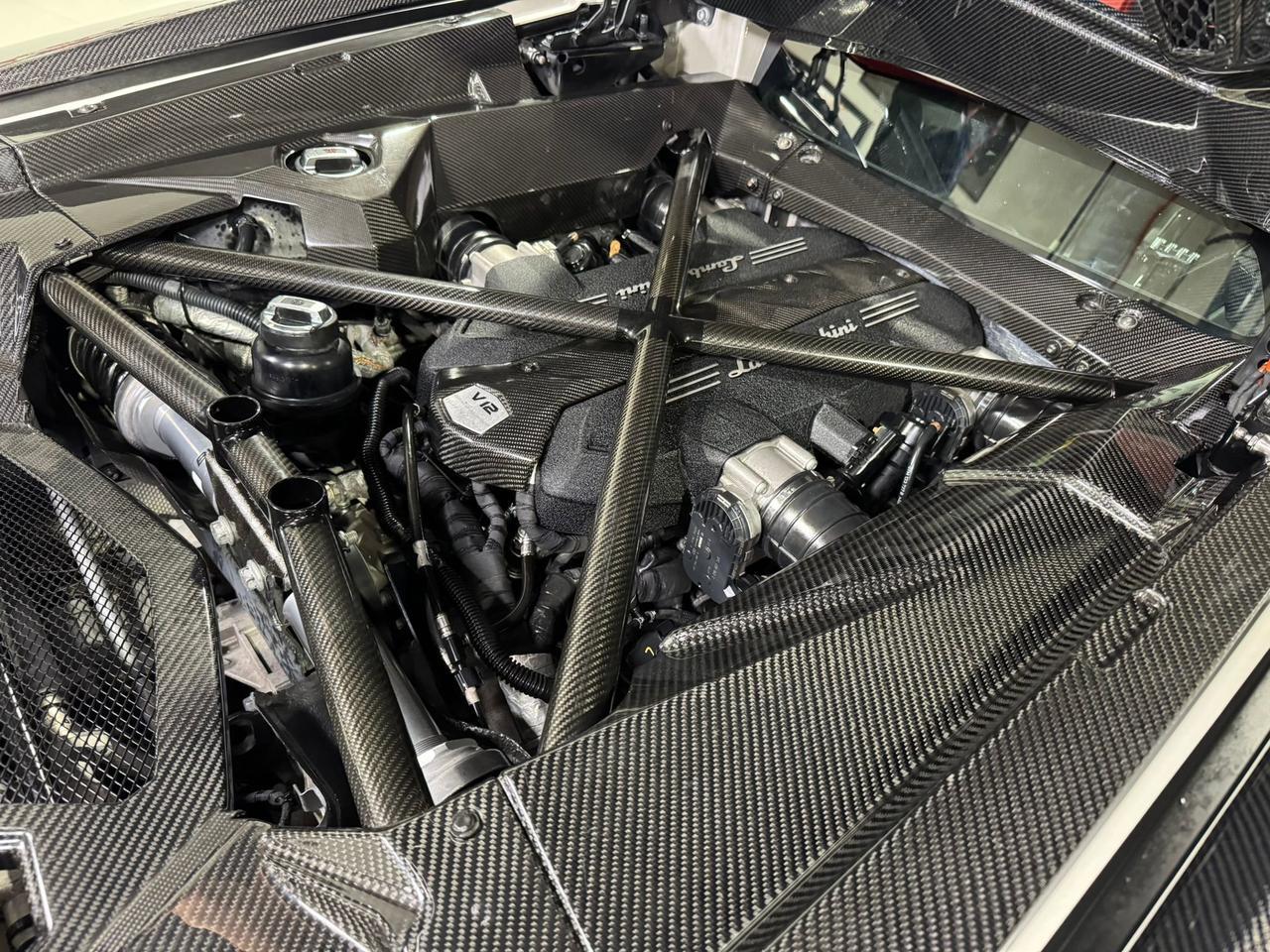 2017 Lamborghini Aventador S SV TRIBUTE!! carbon roof scoop, SVJ centerlock wheels, rear-wheel steering, carbon galore & MORE!! Fort Lauderdale FL