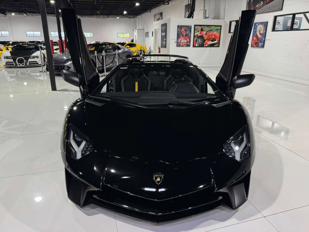 2017 Lamborghini Aventador SV Roadster, Nero Aldebaran paint, Sensonum audio system, carbon fiber racing seats AND MORE!! Fort Lauderdale FL