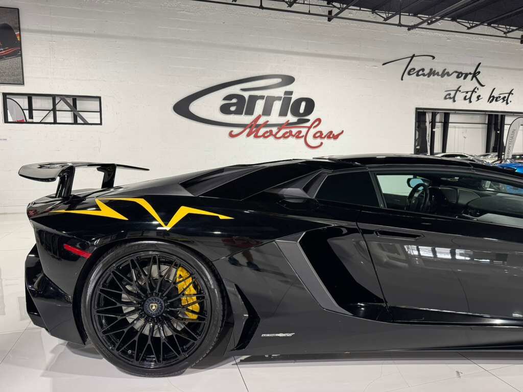 2017 Lamborghini Aventador SV Roadster, Nero Aldebaran paint, Sensonum audio system, carbon fiber racing seats AND MORE!! Fort Lauderdale FL