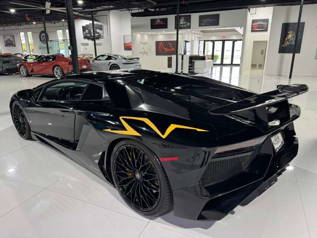 2017 Lamborghini Aventador SV Roadster, Nero Aldebaran paint, Sensonum audio system, carbon fiber racing seats AND MORE!! Fort Lauderdale FL