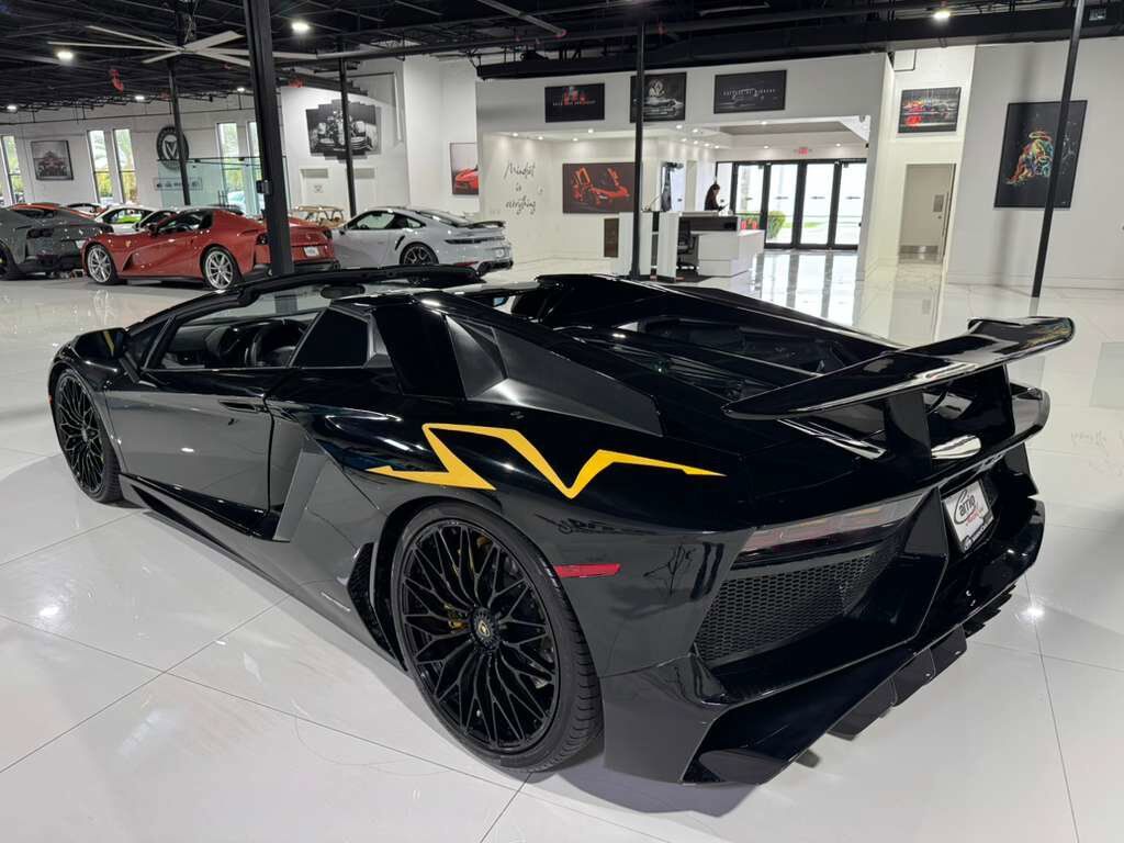 2017 Lamborghini Aventador SV Roadster, Nero Aldebaran paint, Sensonum audio system, carbon fiber racing seats AND MORE!! Fort Lauderdale FL