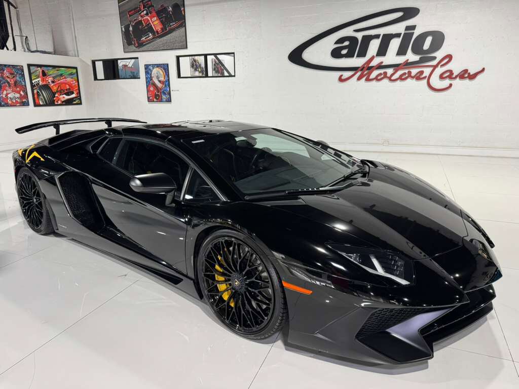 2017 Lamborghini Aventador SV Roadster, Nero Aldebaran paint, Sensonum audio system, carbon fiber racing seats AND MORE!! Fort Lauderdale FL