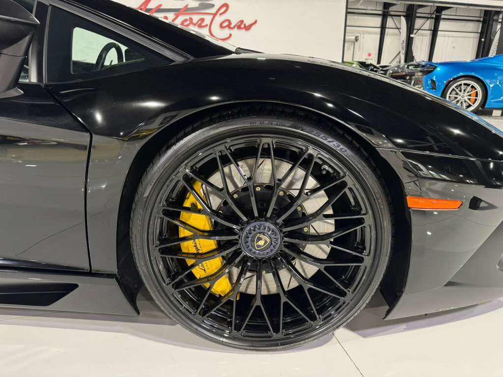 2017 Lamborghini Aventador SV Roadster, Nero Aldebaran paint, Sensonum audio system, carbon fiber racing seats AND MORE!! Fort Lauderdale FL