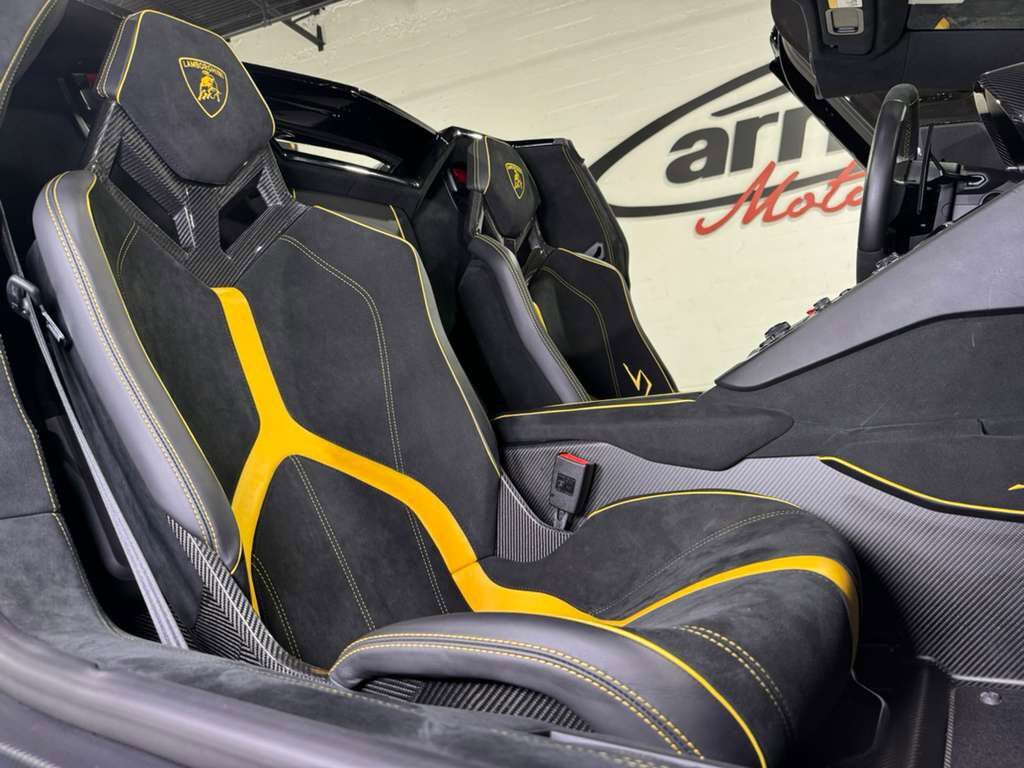 2017 Lamborghini Aventador SV Roadster, Nero Aldebaran paint, Sensonum audio system, carbon fiber racing seats AND MORE!! Fort Lauderdale FL