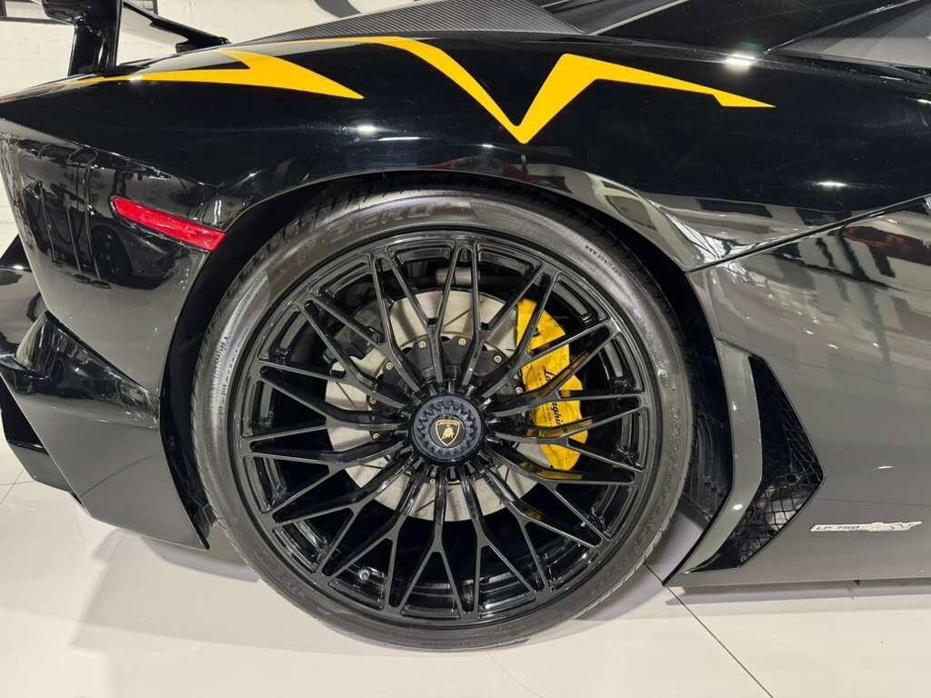 2017 Lamborghini Aventador SV Roadster, Nero Aldebaran paint, Sensonum audio system, carbon fiber racing seats AND MORE!! Fort Lauderdale FL