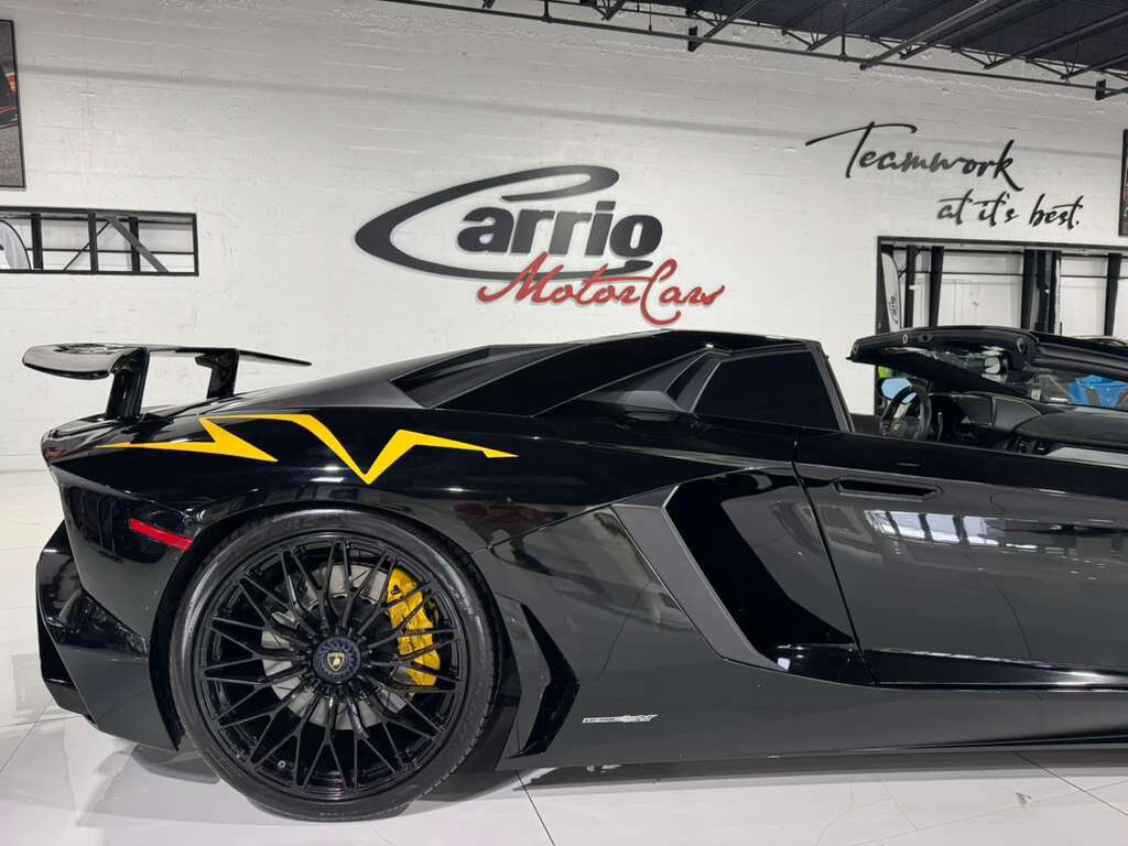 2017 Lamborghini Aventador SV Roadster, Nero Aldebaran paint, Sensonum audio system, carbon fiber racing seats AND MORE!! Fort Lauderdale FL