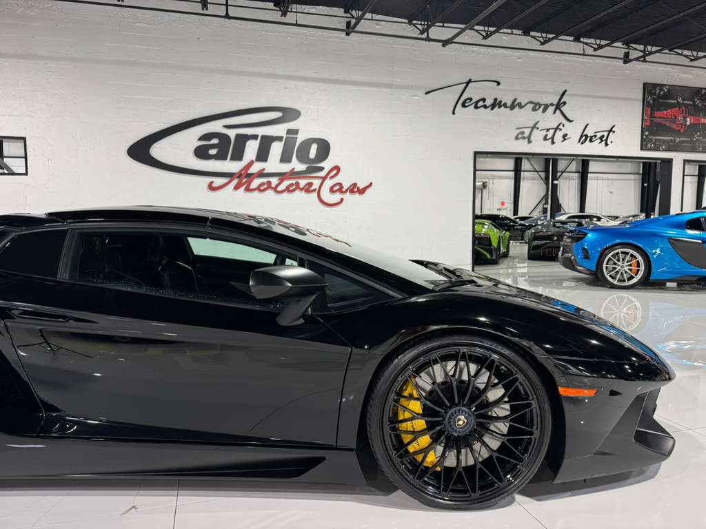 2017 Lamborghini Aventador SV Roadster, Nero Aldebaran paint, Sensonum audio system, carbon fiber racing seats AND MORE!! Fort Lauderdale FL