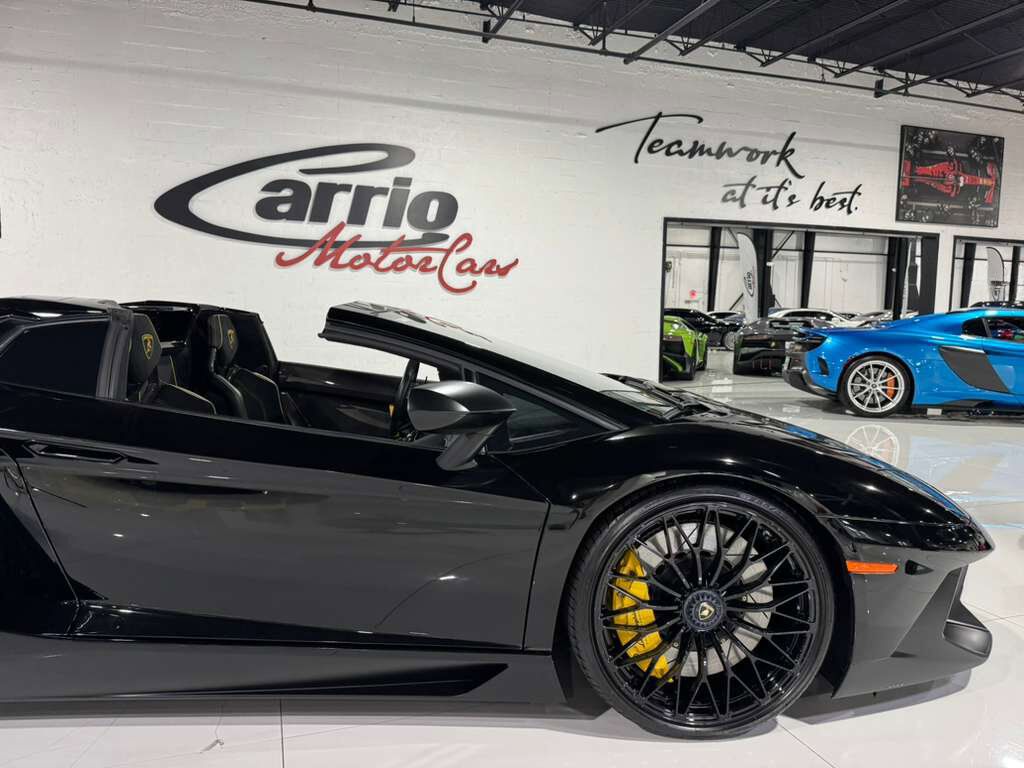2017 Lamborghini Aventador SV Roadster, Nero Aldebaran paint, Sensonum audio system, carbon fiber racing seats AND MORE!! Fort Lauderdale FL