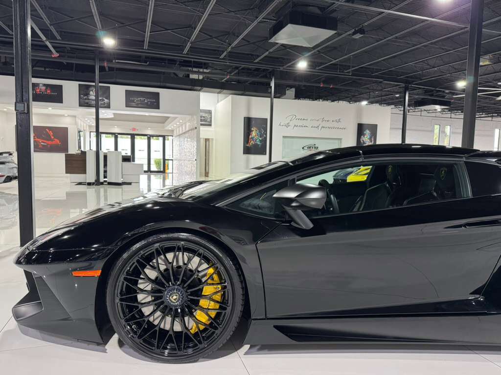 2017 Lamborghini Aventador SV Roadster, Nero Aldebaran paint, Sensonum audio system, carbon fiber racing seats AND MORE!! Fort Lauderdale FL