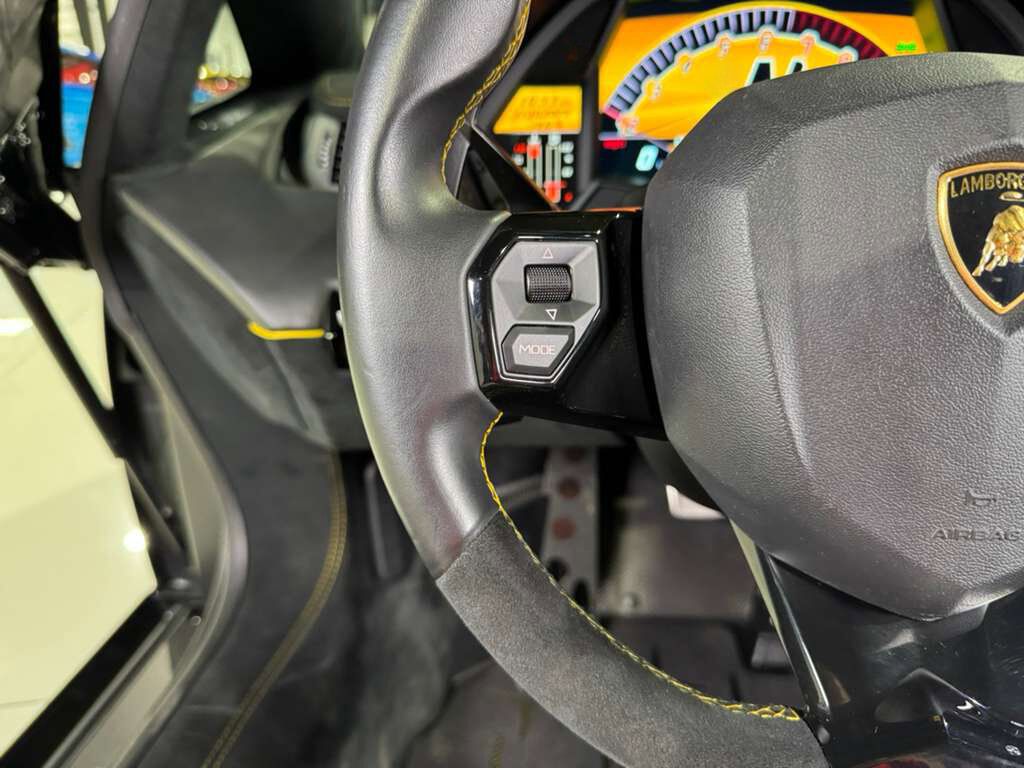 2017 Lamborghini Aventador SV Roadster, Nero Aldebaran paint, Sensonum audio system, carbon fiber racing seats AND MORE!! Fort Lauderdale FL