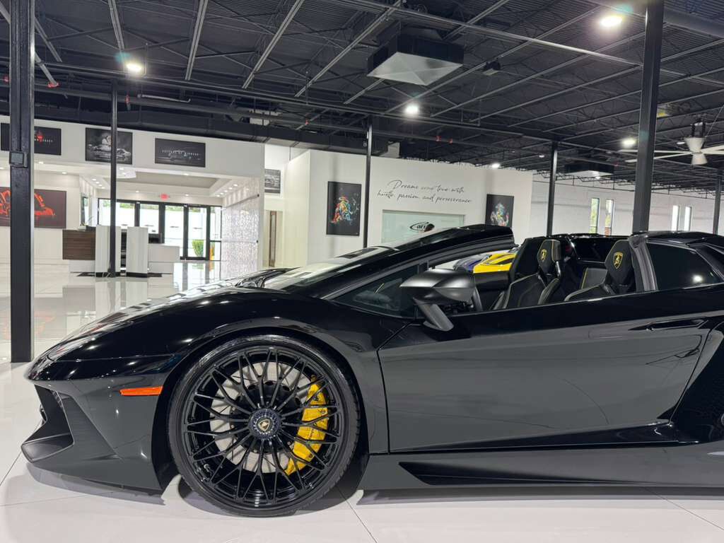 2017 Lamborghini Aventador SV Roadster, Nero Aldebaran paint, Sensonum audio system, carbon fiber racing seats AND MORE!! Fort Lauderdale FL