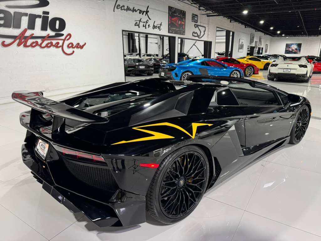 2017 Lamborghini Aventador SV Roadster, Nero Aldebaran paint, Sensonum audio system, carbon fiber racing seats AND MORE!! Fort Lauderdale FL