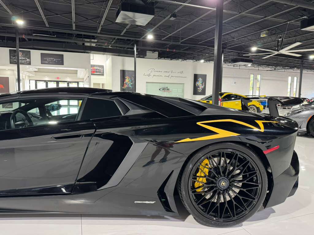 2017 Lamborghini Aventador SV Roadster, Nero Aldebaran paint, Sensonum audio system, carbon fiber racing seats AND MORE!! Fort Lauderdale FL