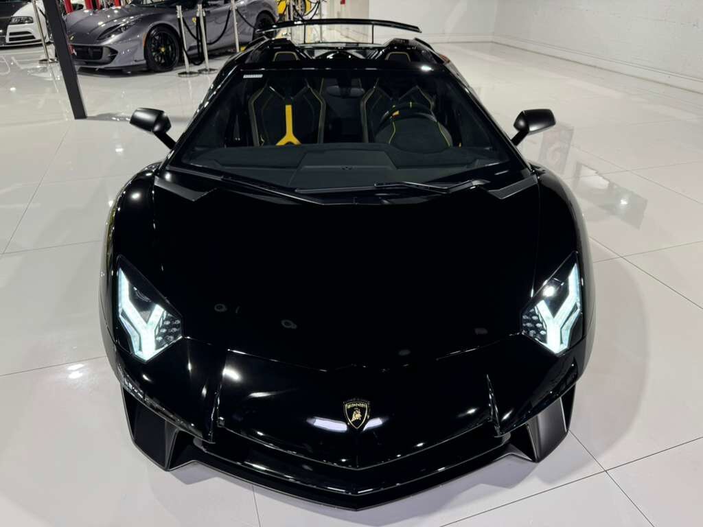 2017 Lamborghini Aventador SV Roadster, Nero Aldebaran paint, Sensonum audio system, carbon fiber racing seats AND MORE!! Fort Lauderdale FL
