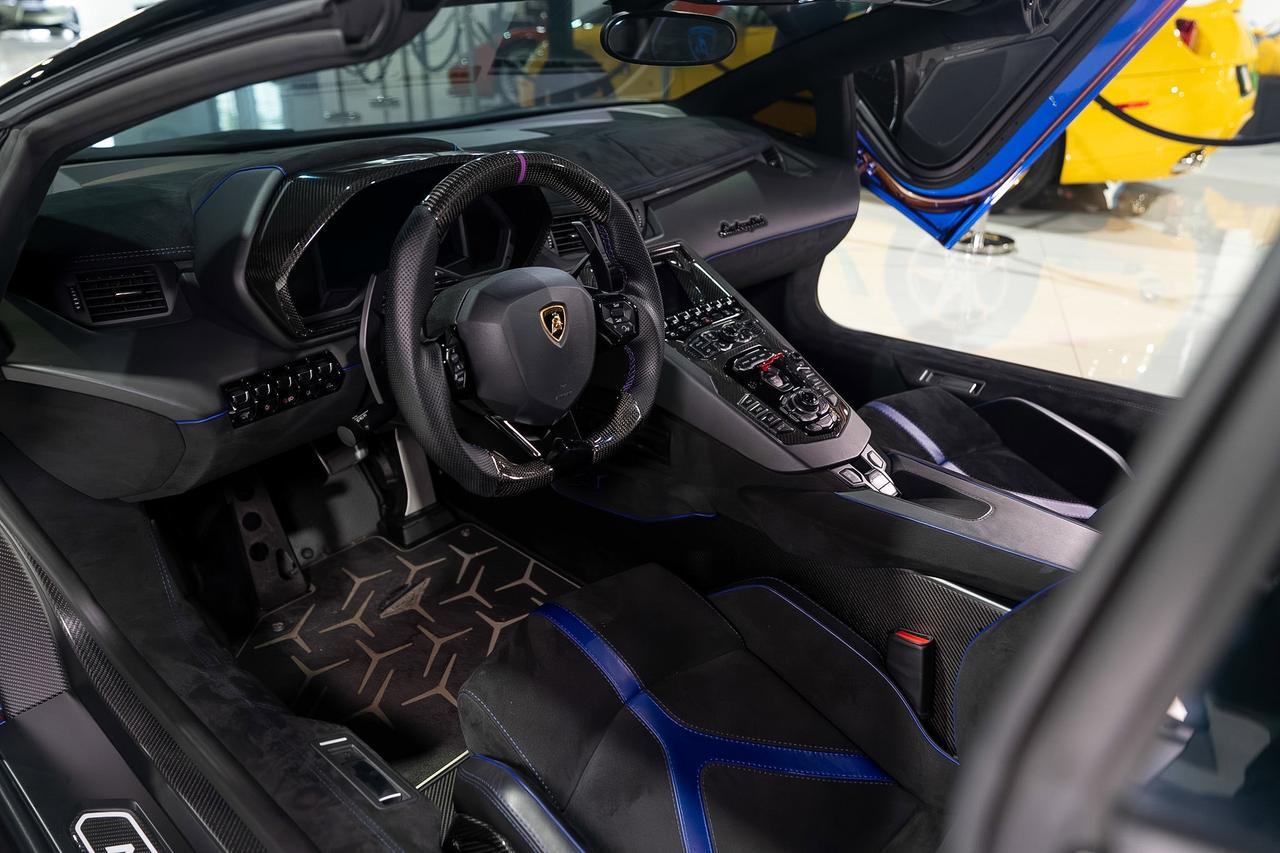 2017 Lamborghini Aventador SV Roadster ONE-OF-ONE! Ad Personam Blu Lial paint, Nero Ade interior, carbon galore AND MUCH MORE!! Fort Lauderdale FL