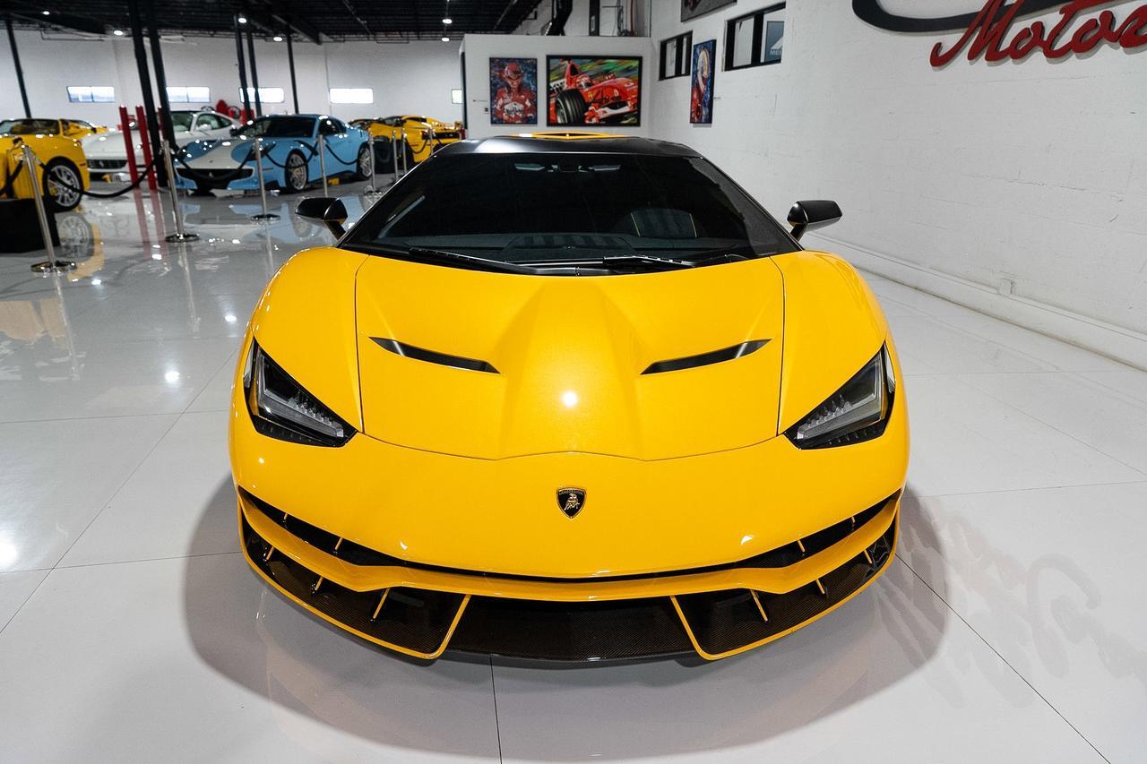 2017 Lamborghini Cenenario