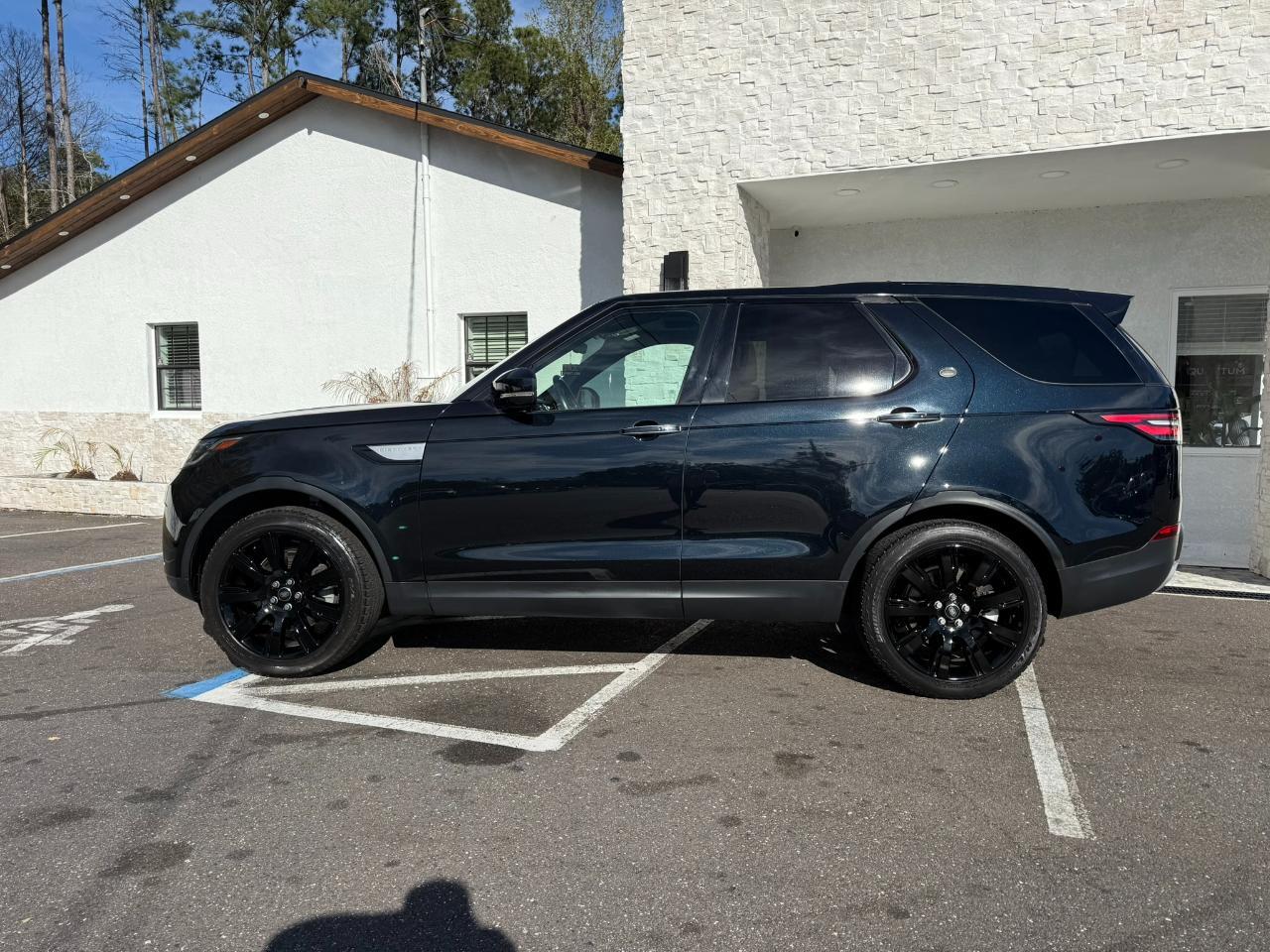 2017 Land Rover Discovery HSE Luxury V6 Supercharged