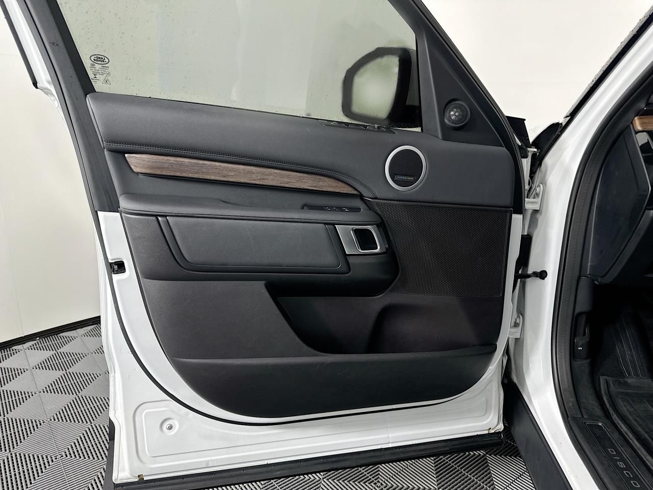 2017 Land Rover Discovery HSE Tacoma WA