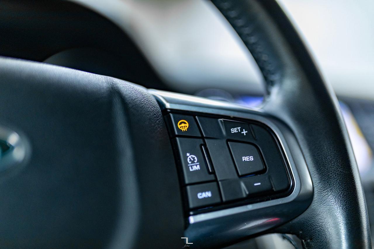 2017 Land Rover Discovery Sport AWD SE Leather Nav BCam Red Deer AB