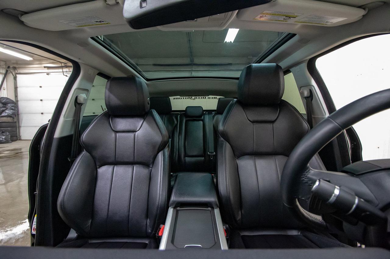 2017 Land Rover Range Rover Evoque AWD SE Leather Roof Nav Red Deer AB