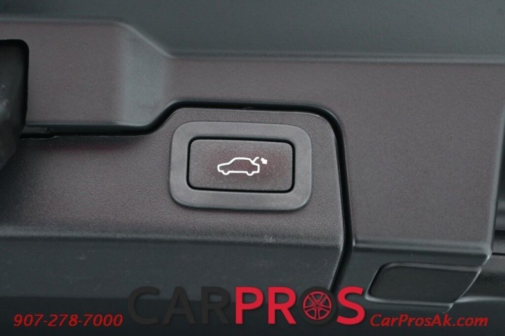 2017 Land Rover Range Rover Evoque HSE - 2.0L - All Wheel Drive - Driver Assistance Plus & Luxury Seating Pkg - Front Leather Heated/Cooled Power Seats - 2nd Row Heated Seats - Heated Steering Wheel - HUD - NAV - Bluetooth - Backup Camera - Panoramic Sunroof - BSD - Rear Sensors Anchorage AK