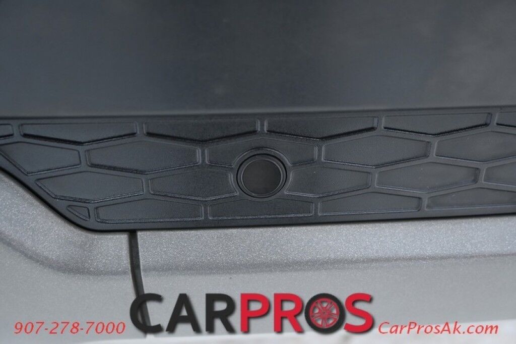 2017 Land Rover Range Rover Evoque HSE - 2.0L - All Wheel Drive - Driver Assistance Plus & Luxury Seating Pkg - Front Leather Heated/Cooled Power Seats - 2nd Row Heated Seats - Heated Steering Wheel - HUD - NAV - Bluetooth - Backup Camera - Panoramic Sunroof - BSD - Rear Sensors Anchorage AK