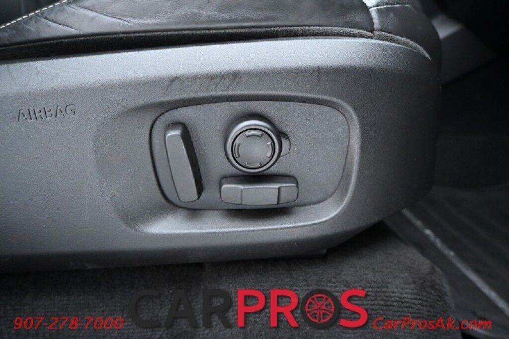 2017 Land Rover Range Rover Evoque HSE - 2.0L - All Wheel Drive - Driver Assistance Plus & Luxury Seating Pkg - Front Leather Heated/Cooled Power Seats - 2nd Row Heated Seats - Heated Steering Wheel - HUD - NAV - Bluetooth - Backup Camera - Panoramic Sunroof - BSD - Rear Sensors Anchorage AK