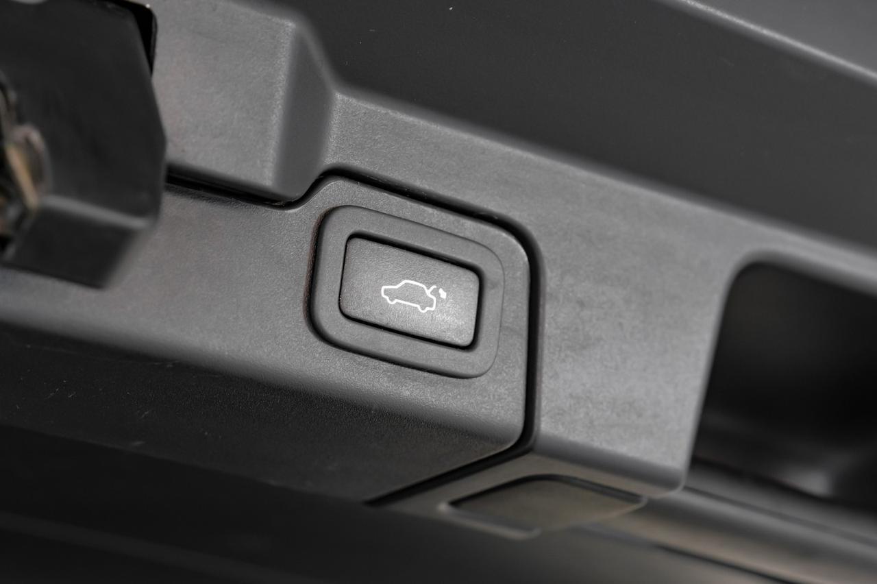 2017 Land Rover Range Rover Evoque SE PREMIUM 4WD BLIND SPOT NAVIGATION PANORAMA LEATHER HEATED SEATS REAR CAMERA Carrollton TX