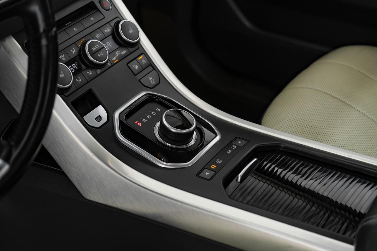 2017 Land Rover Range Rover Evoque SE PREMIUM 4WD BLIND SPOT NAVIGATION PANORAMA LEATHER HEATED SEATS REAR CAMERA Carrollton TX