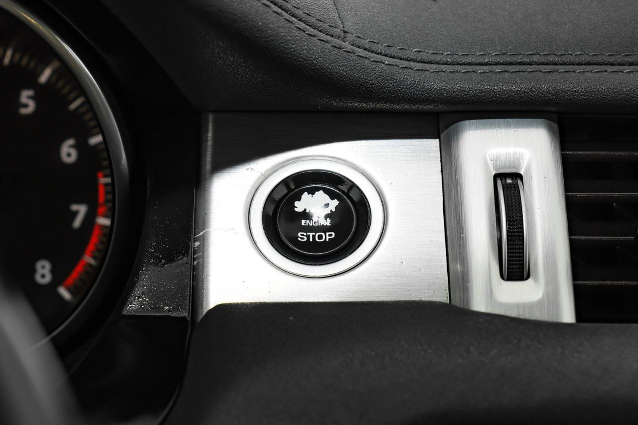 2017 Land Rover Range Rover Evoque SE PREMIUM 4WD BLIND SPOT NAVIGATION PANORAMA LEATHER HEATED SEATS REAR CAMERA Carrollton TX