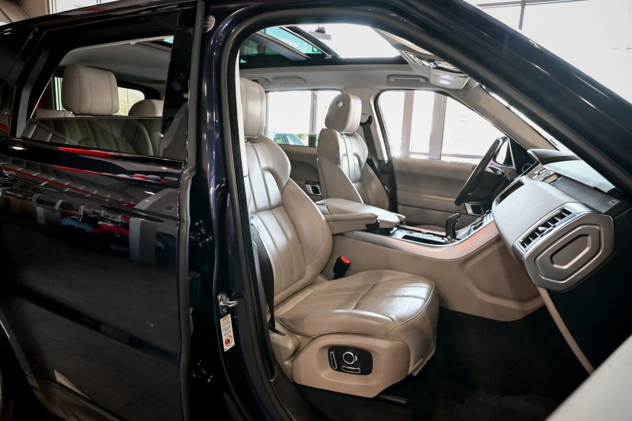2017 Land Rover Range Rover Sport HSE photo 29