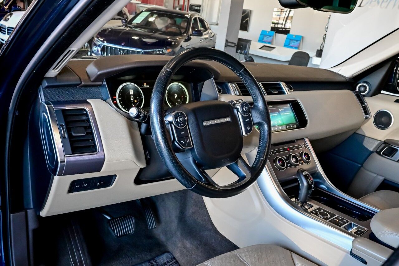 2017 Land Rover Range Rover Sport HSE photo 14
