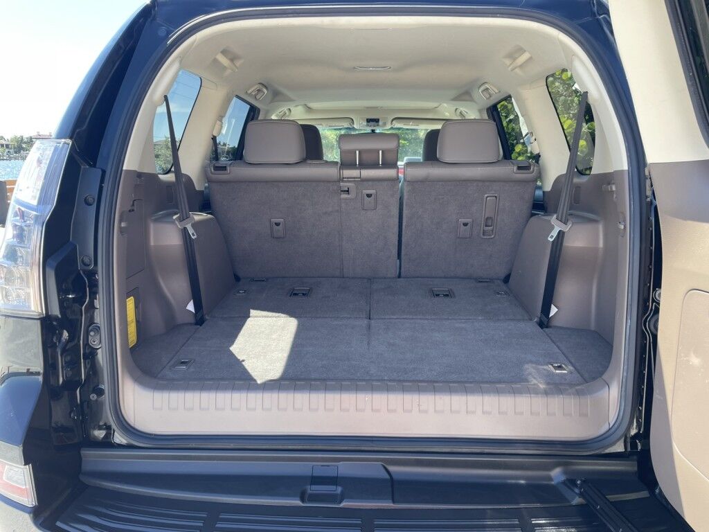 2017 Lexus GX ~ACTIVE PARKING SYSTEM~APPROACH LIGHTS~BLIND SPOT WARNING~BRAKING ASSIST~CRASH SENSORS~CRUISE CONTROL~DRIVER ASSISTANCE PACKAGE~LEATHER TRIMMED SEATS~NAVIGATION PACKAGE~REAR CROSS TRAFFIC ALERT~THIRD ROW SEATING~TRAILER WIRING Sarasota FL