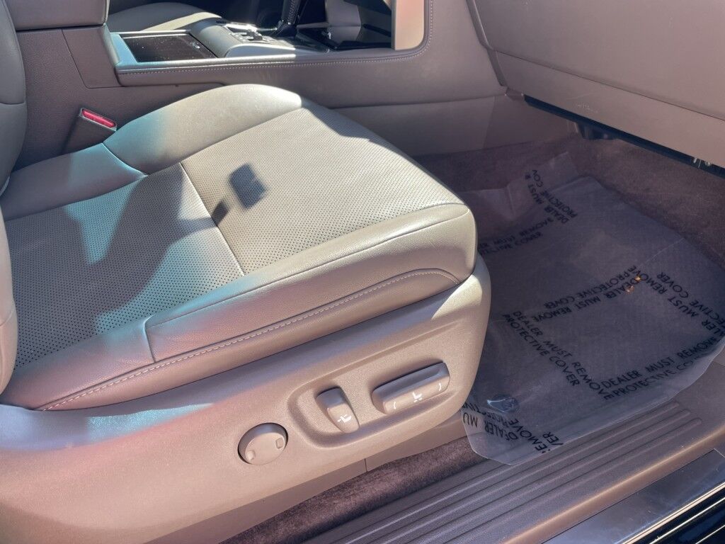 2017 Lexus GX ~ACTIVE PARKING SYSTEM~APPROACH LIGHTS~BLIND SPOT WARNING~BRAKING ASSIST~CRASH SENSORS~CRUISE CONTROL~DRIVER ASSISTANCE PACKAGE~LEATHER TRIMMED SEATS~NAVIGATION PACKAGE~REAR CROSS TRAFFIC ALERT~THIRD ROW SEATING~TRAILER WIRING Sarasota FL