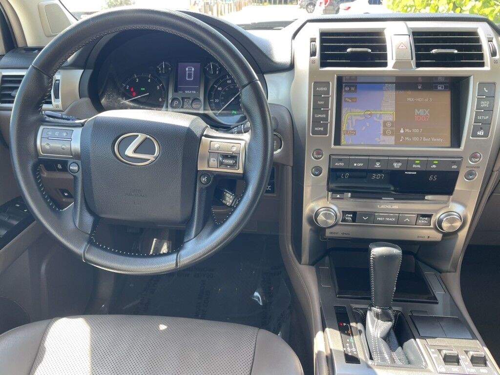 2017 Lexus GX ~ACTIVE PARKING SYSTEM~APPROACH LIGHTS~BLIND SPOT WARNING~BRAKING ASSIST~CRASH SENSORS~CRUISE CONTROL~DRIVER ASSISTANCE PACKAGE~LEATHER TRIMMED SEATS~NAVIGATION PACKAGE~REAR CROSS TRAFFIC ALERT~THIRD ROW SEATING~TRAILER WIRING Sarasota FL