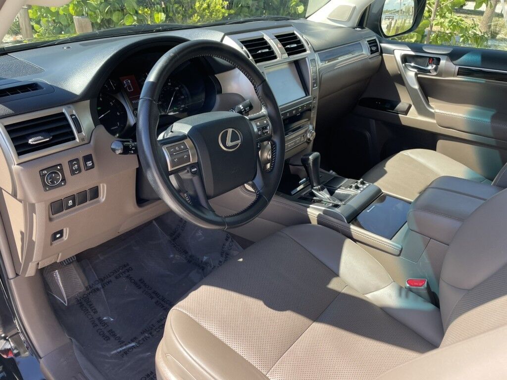 2017 Lexus GX ~ACTIVE PARKING SYSTEM~APPROACH LIGHTS~BLIND SPOT WARNING~BRAKING ASSIST~CRASH SENSORS~CRUISE CONTROL~DRIVER ASSISTANCE PACKAGE~LEATHER TRIMMED SEATS~NAVIGATION PACKAGE~REAR CROSS TRAFFIC ALERT~THIRD ROW SEATING~TRAILER WIRING Sarasota FL