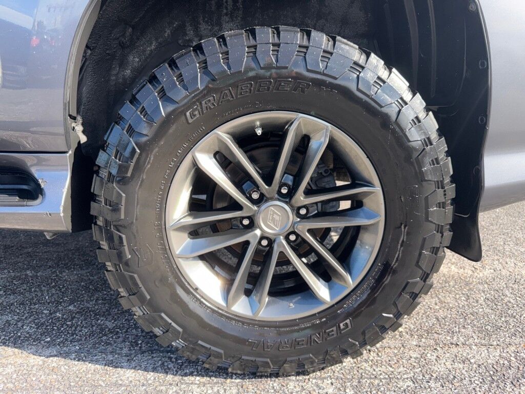 2017 Lexus GX460 PREMIUM~AFTERMARKET ROOF RACK W/LED LIGHTBAR~FRONT WINCH~OFF ROAD WHEELS/TIRES~NAVIGATION~SUNROOF~ONLINE FINANCE AND SHIPPING AVAILABLE!!!! Sarasota FL