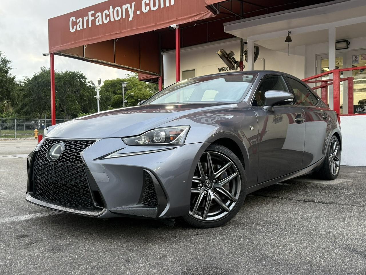 2017 Lexus IS 350 200t's photo